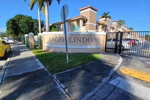 Townhouse in Miami, Florida 3 bedrooms, 106.84 sq.m. № 1964939 - photo 2