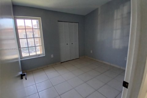 Townhouse in Miami, Florida 3 bedrooms, 106.84 sq.m. № 1964939 - photo 9