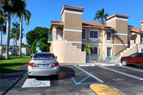 Townhouse in Miami, Florida 3 bedrooms, 106.84 sq.m. № 1964939 - photo 4