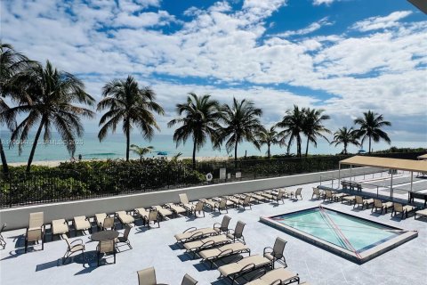 Condo à Hallandale Beach, Floride, 1 chambre  № 2153471
