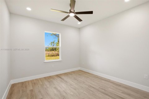 House in Lake Placid, Florida 3 bedrooms, 139.35 sq.m. № 2068842 - photo 15