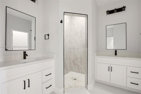 House in Lake Placid, Florida 3 bedrooms, 139.35 sq.m. № 2068842 - photo 13