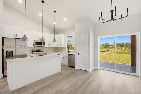 House in Lake Placid, Florida 3 bedrooms, 139.35 sq.m. № 2068842 - photo 7