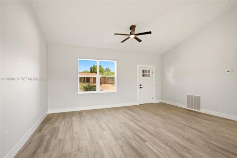 House in Lake Placid, Florida 3 bedrooms, 139.35 sq.m. № 2068842 - photo 3