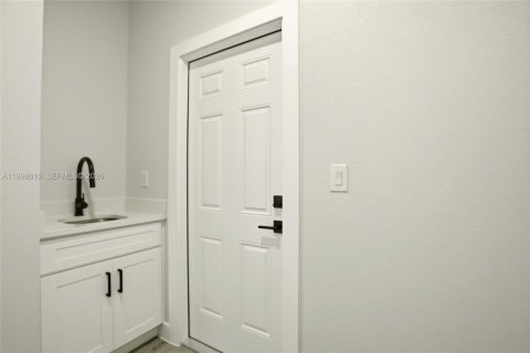 House in Lake Placid, Florida 3 bedrooms, 139.35 sq.m. № 2068842 - photo 23