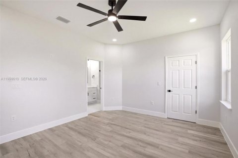 House in Lake Placid, Florida 3 bedrooms, 139.35 sq.m. № 2068842 - photo 10