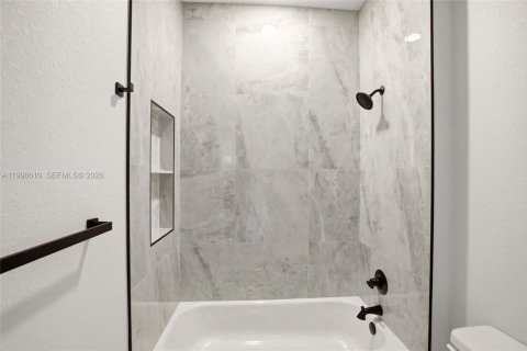 House in Lake Placid, Florida 3 bedrooms, 139.35 sq.m. № 2068842 - photo 19