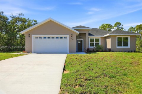 House in Lake Placid, Florida 3 bedrooms, 139.35 sq.m. № 2068842