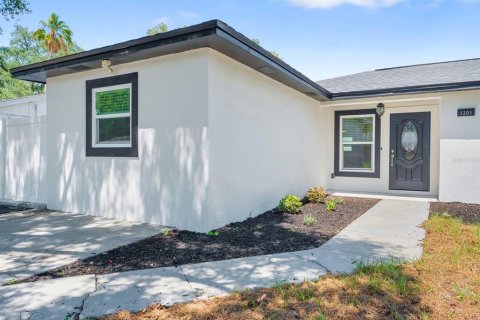 Casa en venta en Brandon, Florida, 4 dormitorios, 173.26 m2 № 2148011 - foto 3