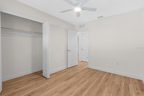 Casa en venta en Brandon, Florida, 4 dormitorios, 173.26 m2 № 2148011 - foto 26