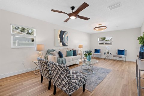 Casa en venta en Brandon, Florida, 4 dormitorios, 173.26 m2 № 2148011 - foto 15