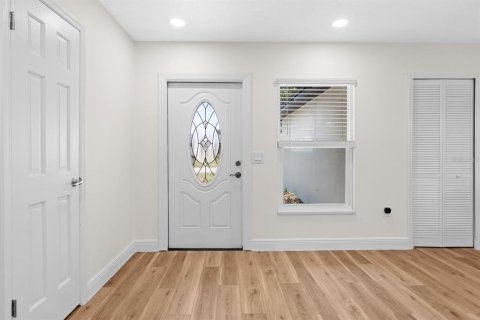 Casa en venta en Brandon, Florida, 4 dormitorios, 173.26 m2 № 2148011 - foto 4