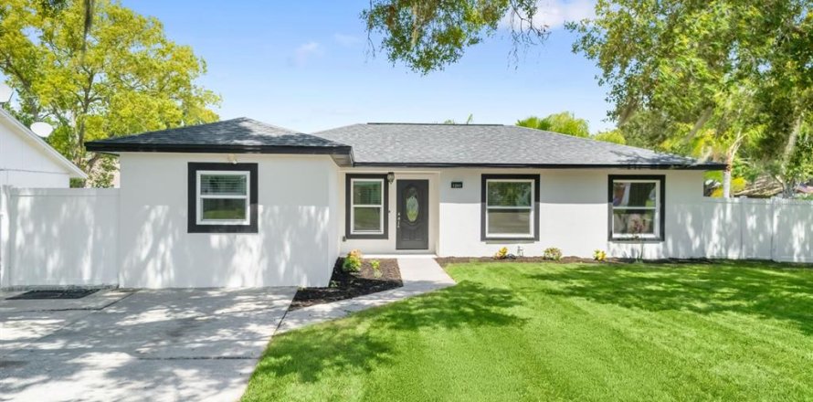Casa en Brandon, Florida 4 dormitorios, 173.26 m2 № 2148011