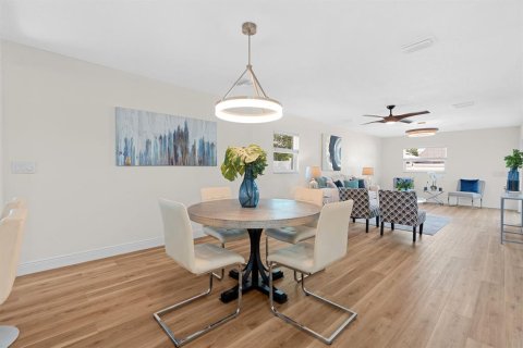 Casa en venta en Brandon, Florida, 4 dormitorios, 173.26 m2 № 2148011 - foto 5