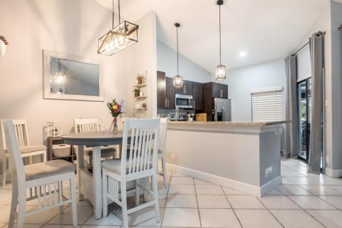 Condo in Boca Raton, Florida, 2 bedrooms  № 2392655 - photo 9