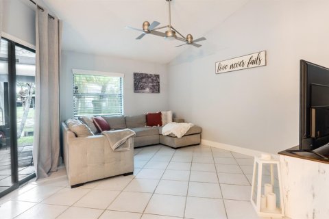 Condo in Boca Raton, Florida, 2 bedrooms  № 2392655 - photo 11