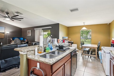 Casa en venta en Cape Coral, Florida, 3 dormitorios, 141.4 m2 № 1899169 - foto 10