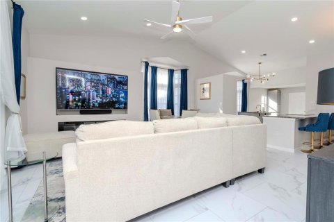 House in Weeki Wachee, Florida 2 bedrooms, 141.21 sq.m. № 1553379 - photo 20