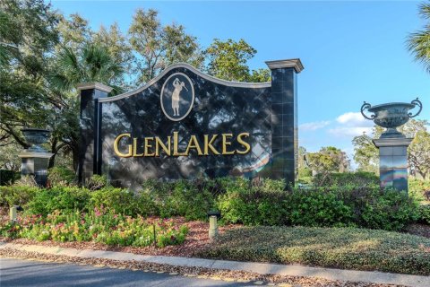 House in Weeki Wachee, Florida 2 bedrooms, 141.21 sq.m. № 1553379 - photo 2