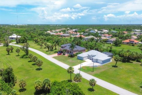 House in Placida, Florida 3 bedrooms, 200.11 sq.m. № 1912793 - photo 4
