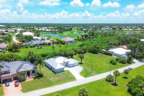 House in Placida, Florida 3 bedrooms, 200.11 sq.m. № 1912793 - photo 6