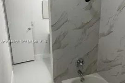 Adosado en venta en Miami Gardens, Florida, 3 dormitorios, 107.02 m2 № 2089596 - foto 9