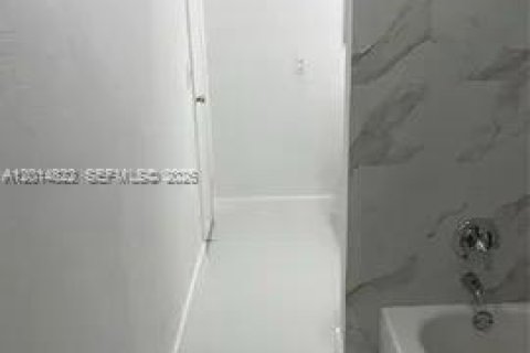 Adosado en venta en Miami Gardens, Florida, 3 dormitorios, 107.02 m2 № 2089596 - foto 10