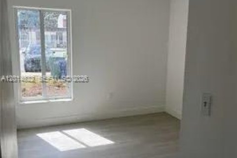 Adosado en venta en Miami Gardens, Florida, 3 dormitorios, 107.02 m2 № 2089596 - foto 5