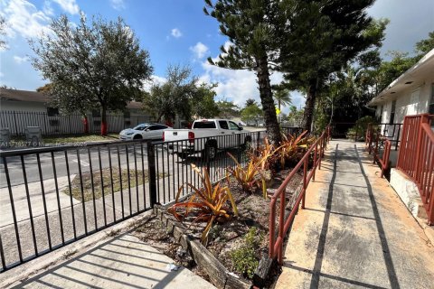 House in Pompano Beach, Florida 4 bedrooms, 112.23 sq.m. № 1871286 - photo 3