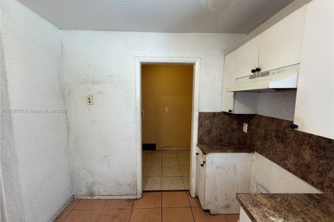 House in Pompano Beach, Florida 4 bedrooms, 112.23 sq.m. № 1871286 - photo 18