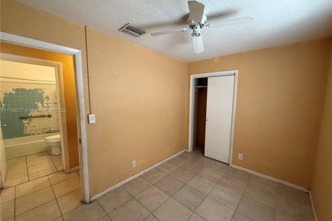 House in Pompano Beach, Florida 4 bedrooms, 112.23 sq.m. № 1871286 - photo 23