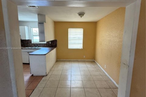 House in Pompano Beach, Florida 4 bedrooms, 112.23 sq.m. № 1871286 - photo 13