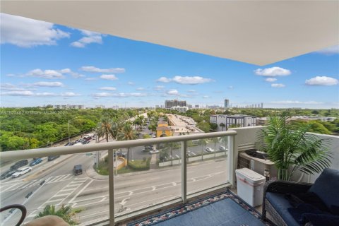 Condominio en venta en North Miami, Florida, 1 dormitorio, 68.75 m2 № 1937707 - foto 3