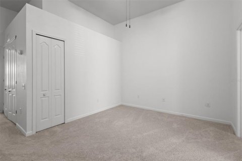 Townhouse in Brandon, Florida 2 bedrooms, 146.23 sq.m. № 1917597 - photo 19