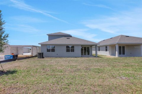 House in Apopka, Florida 3 bedrooms, 220.27 sq.m. № 1547121 - photo 11
