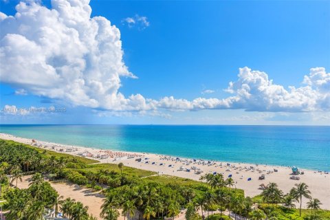 Condominio en venta en Miami Beach, Florida, 4 dormitorios, 356.47 m2 № 1936814 - foto 20