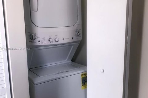 Apartamento en alquiler en Doral, Florida № 1929075 - foto 5