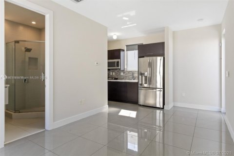 Apartamento en alquiler en Doral, Florida № 1929075 - foto 1