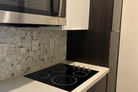 Apartamento en alquiler en Doral, Florida № 1929075 - foto 2