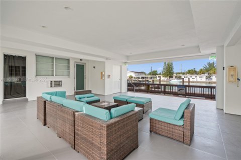 Copropriété à louer à Miami Beach, Floride: 1 chambre, 61.32 m2 № 1989782 - photo 6