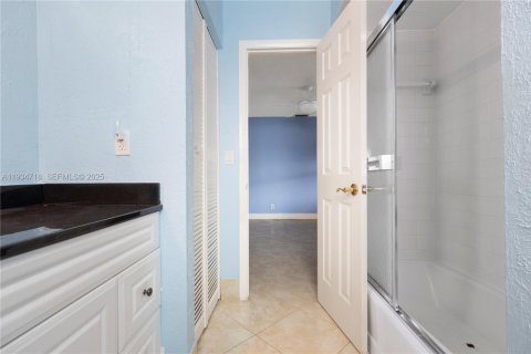 House in Boca Raton, Florida 3 bedrooms, 137.4 sq.m. № 1994009 - photo 19