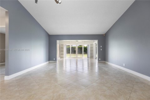 House in Boca Raton, Florida 3 bedrooms, 137.4 sq.m. № 1994009 - photo 7