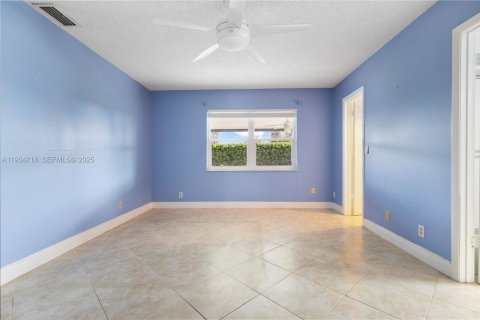 House in Boca Raton, Florida 3 bedrooms, 137.4 sq.m. № 1994009 - photo 13