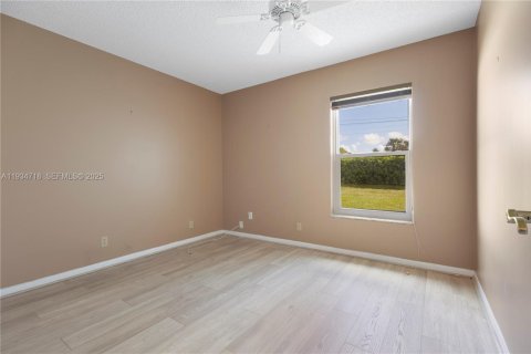 House in Boca Raton, Florida 3 bedrooms, 137.4 sq.m. № 1994009 - photo 18