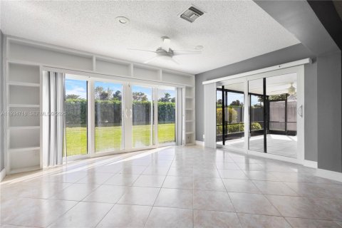 House in Boca Raton, Florida 3 bedrooms, 137.4 sq.m. № 1994009 - photo 17