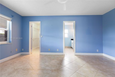 House in Boca Raton, Florida 3 bedrooms, 137.4 sq.m. № 1994009 - photo 12