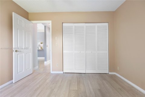 House in Boca Raton, Florida 3 bedrooms, 137.4 sq.m. № 1994009 - photo 11