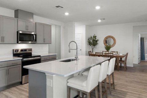 Casa en venta en Haines City, Florida, 5 dormitorios, 192.96 m2 № 1732612 - foto 4
