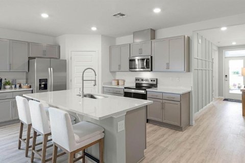 Casa en venta en Haines City, Florida, 5 dormitorios, 192.96 m2 № 1732612 - foto 2