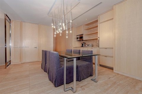 Condo in Bal Harbour, Florida, 2 bedrooms № 2059705 - photo 12